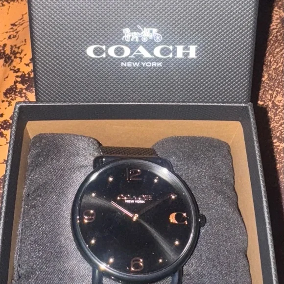 Coach Black and rose gold watch - Picture 4 of 6